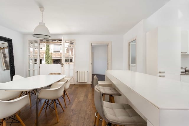 2 quarto Penthouse para venda em Cort, Palma de Mallorca com garagem - 875 000 € (Ref: 9733801)