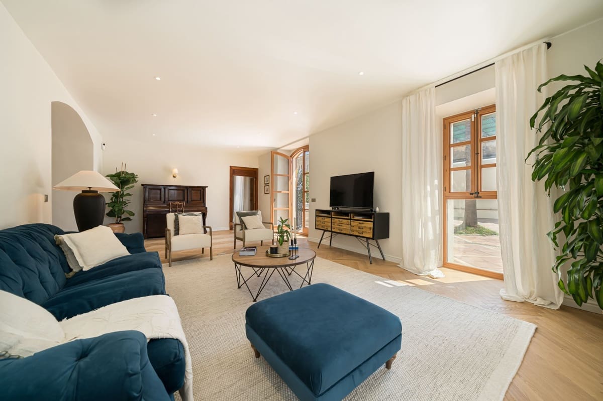 8 bedroom Townhouse for sale in Palma de Mallorca with pool garage - € 3,650,000 (Ref: 9823298)
