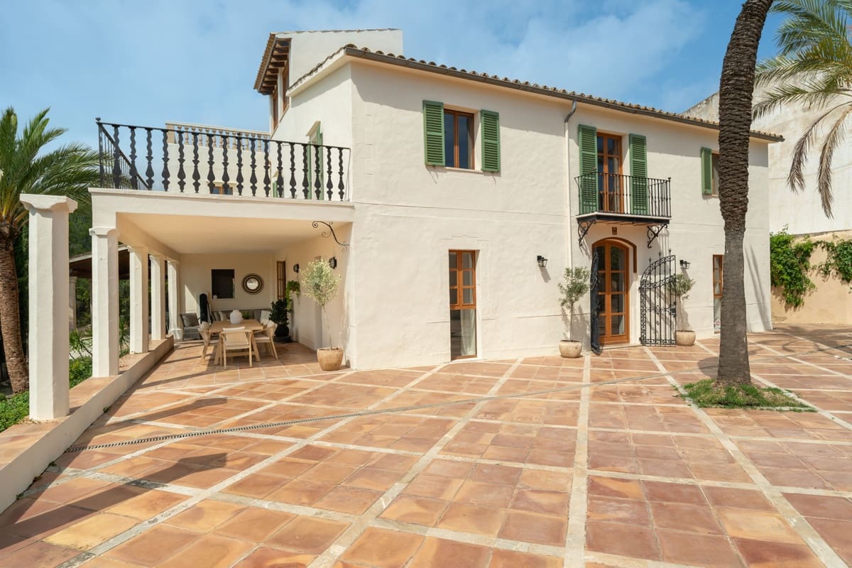 8 bedroom Townhouse for sale in Palma de Mallorca with pool garage - € 3,650,000 (Ref: 9823298)