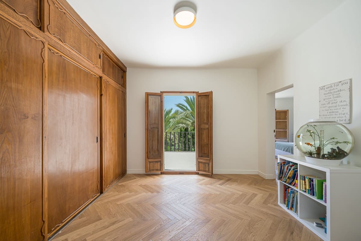 8 bedroom Townhouse for sale in Palma de Mallorca with pool garage - € 3,650,000 (Ref: 9823298)