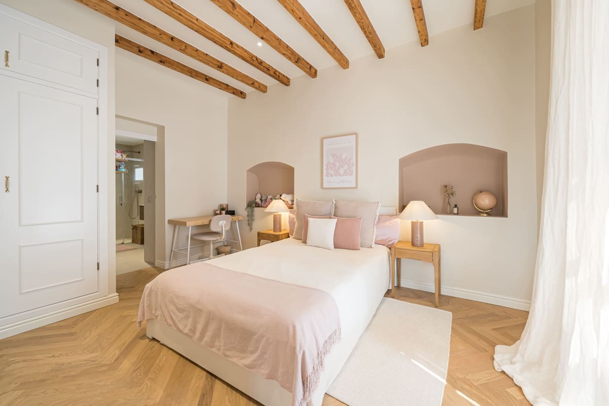 8 bedroom Townhouse for sale in Palma de Mallorca with pool garage - € 3,650,000 (Ref: 9823298)