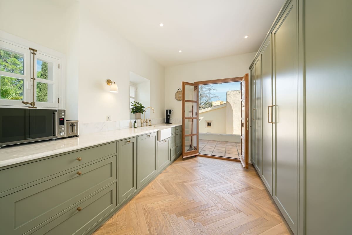 8 bedroom Townhouse for sale in Palma de Mallorca with pool garage - € 3,650,000 (Ref: 9823298)