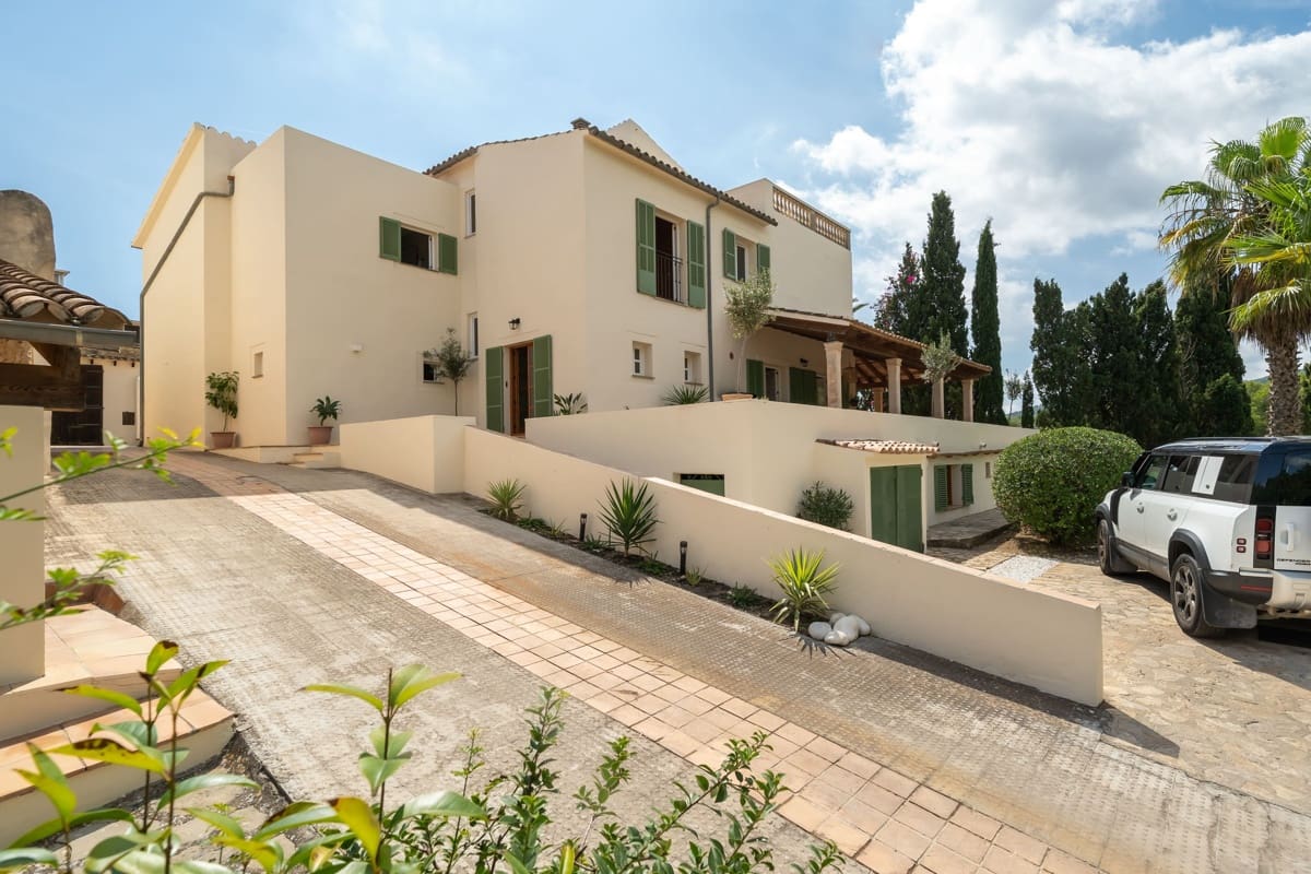 8 bedroom Townhouse for sale in Palma de Mallorca with pool garage - € 3,650,000 (Ref: 9823298)