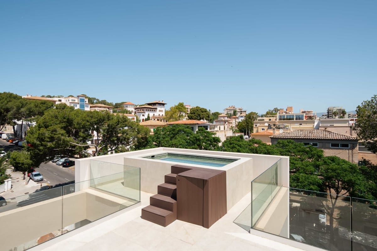 3 soverom Penthouse til salgs i Palma de Mallorca med svømmebasseng garasje - € 2 600 000 (Ref: 9902148)