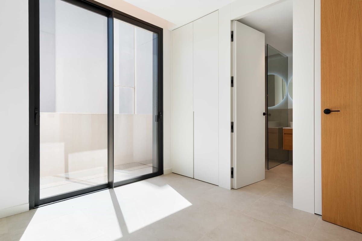 3 bedroom Flat for sale in Palma de Mallorca with garage - € 1,050,250 (Ref: 9902376)