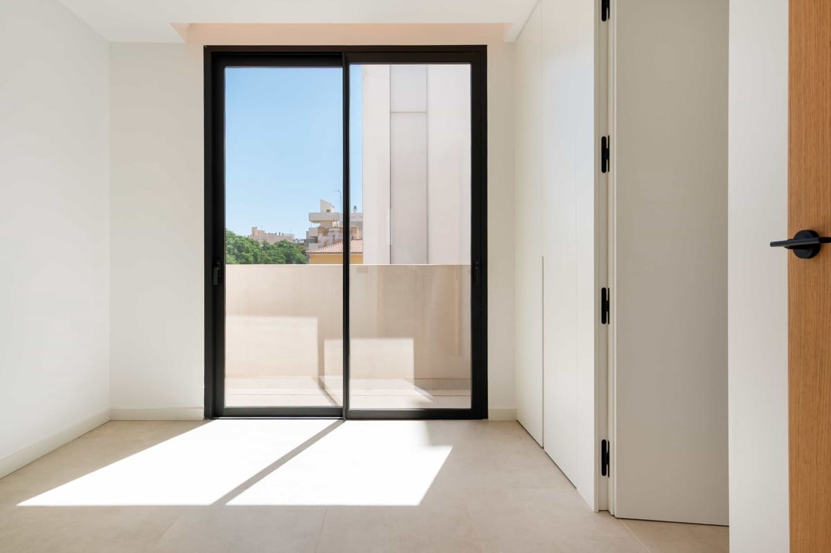 3 bedroom Flat for sale in Palma de Mallorca with garage - € 1,050,250 (Ref: 9902376)