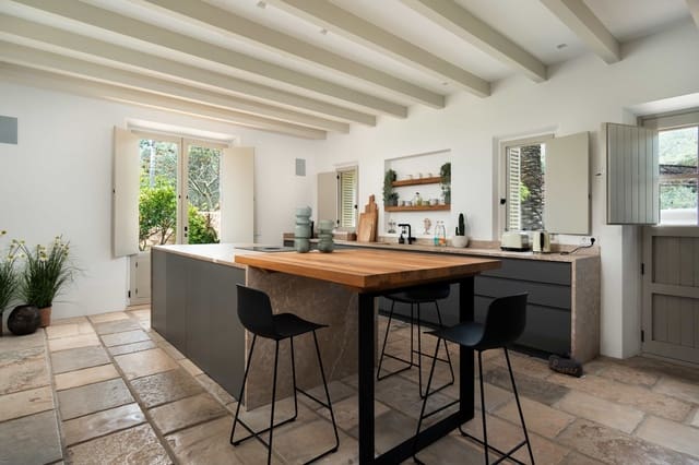 3 chambre Finca/Maison de Campagne à vendre à L'Horta / S'Horta, Felanitx avec piscine - 5 900 000 € (Ref: 9958322)