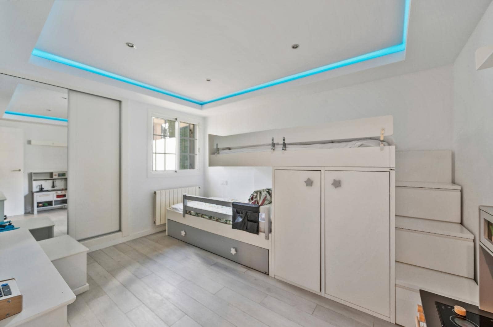 3 slaapkamer Flat te koop in Santa Ponsa met zwembad garage - € 1.395.000 (Ref: 9552362)