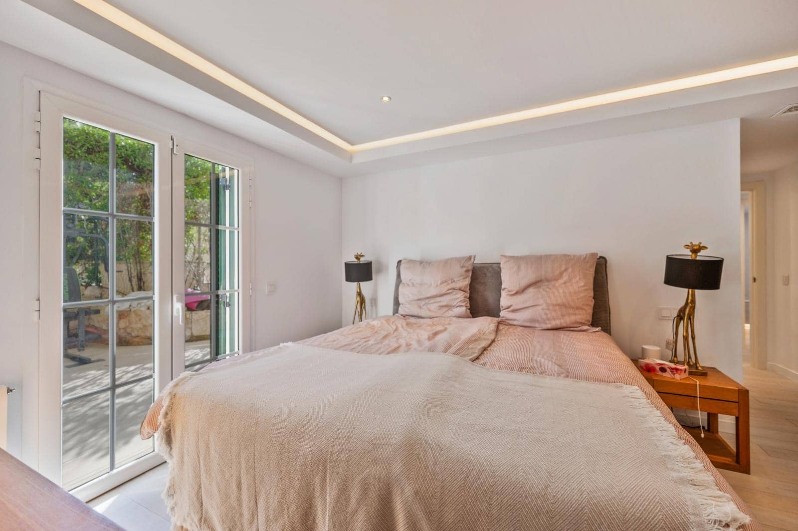 3 slaapkamer Flat te koop in Santa Ponsa met zwembad garage - € 1.395.000 (Ref: 9552362)