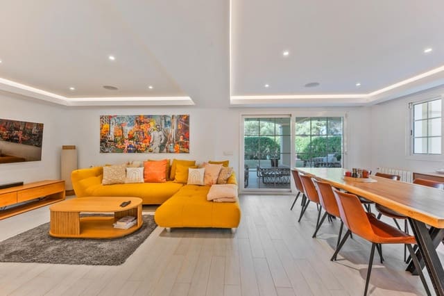 3 bedroom Flat for sale in Santa Ponsa, Calvià with pool garage - € 1,395,000 (Ref: 9552362)