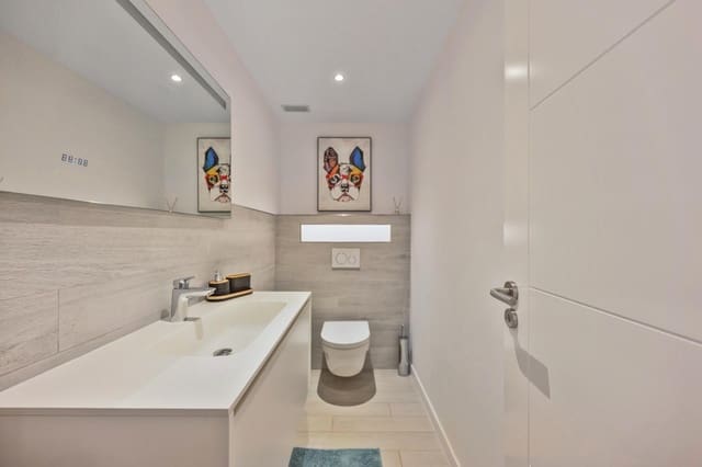 3 bedroom Flat for sale in Santa Ponsa, Calvià with pool garage - € 1,395,000 (Ref: 9552362)