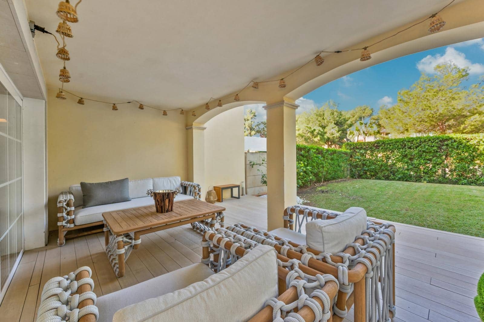 3 slaapkamer Flat te koop in Santa Ponsa met zwembad garage - € 1.395.000 (Ref: 9552362)