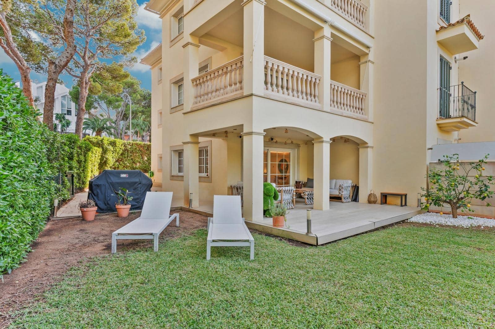 3 slaapkamer Flat te koop in Santa Ponsa met zwembad garage - € 1.395.000 (Ref: 9552362)