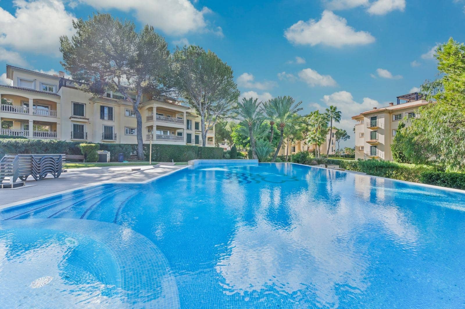 3 slaapkamer Flat te koop in Santa Ponsa met zwembad garage - € 1.395.000 (Ref: 9552362)