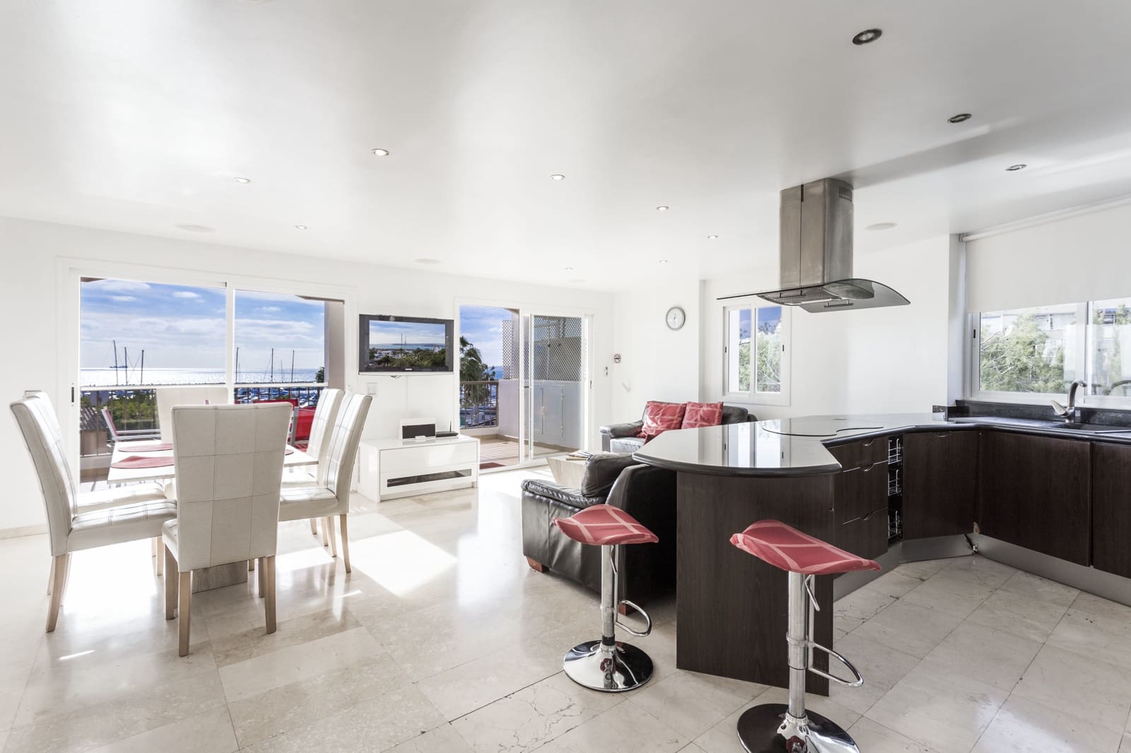 3 soveværelse Lejlighed til salg i Puerto Portals med swimmingpool garage - € 1.495.000 (Ref: 9552367)