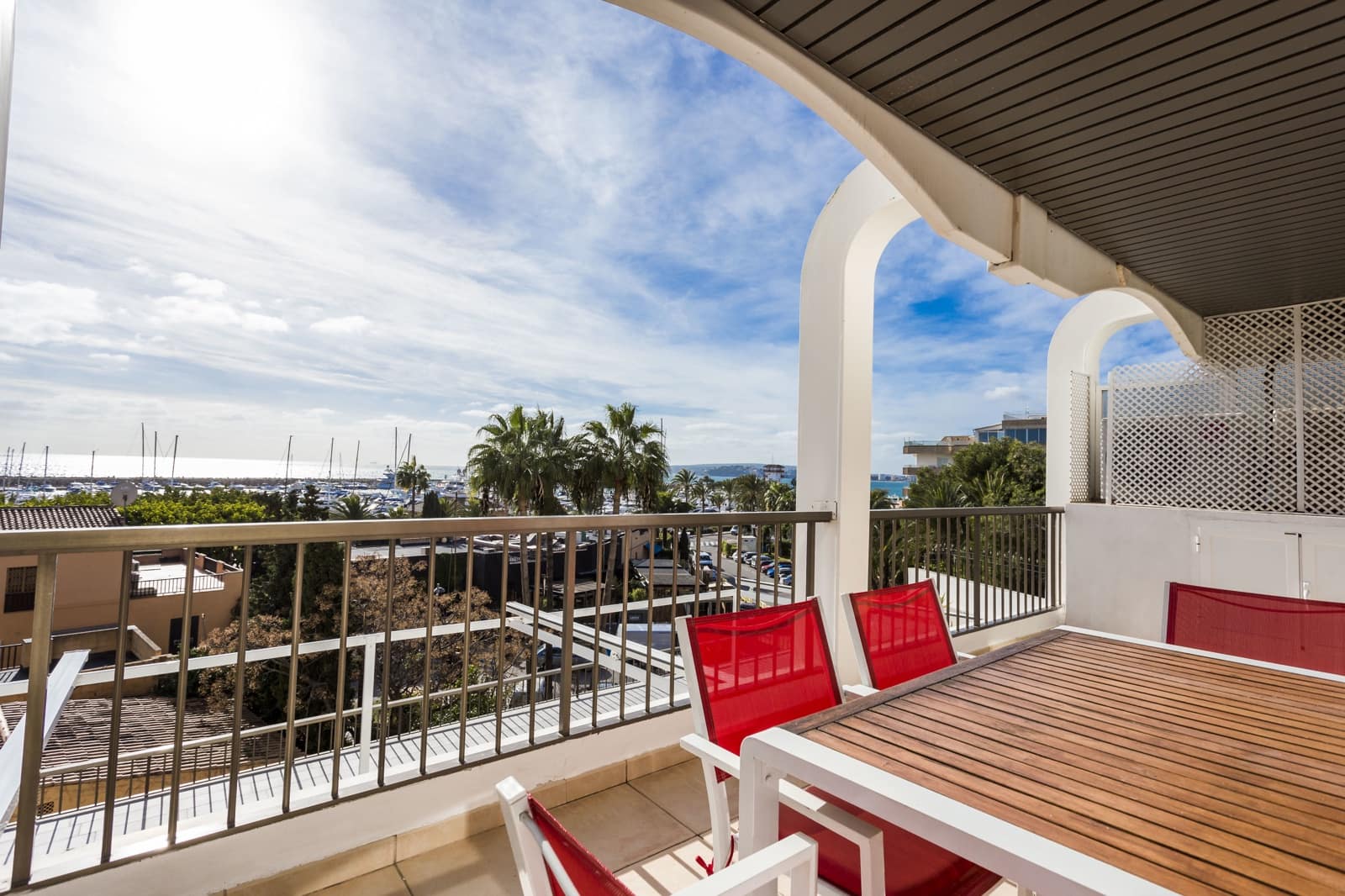 3 soveværelse Lejlighed til salg i Puerto Portals med swimmingpool garage - € 1.495.000 (Ref: 9552367)