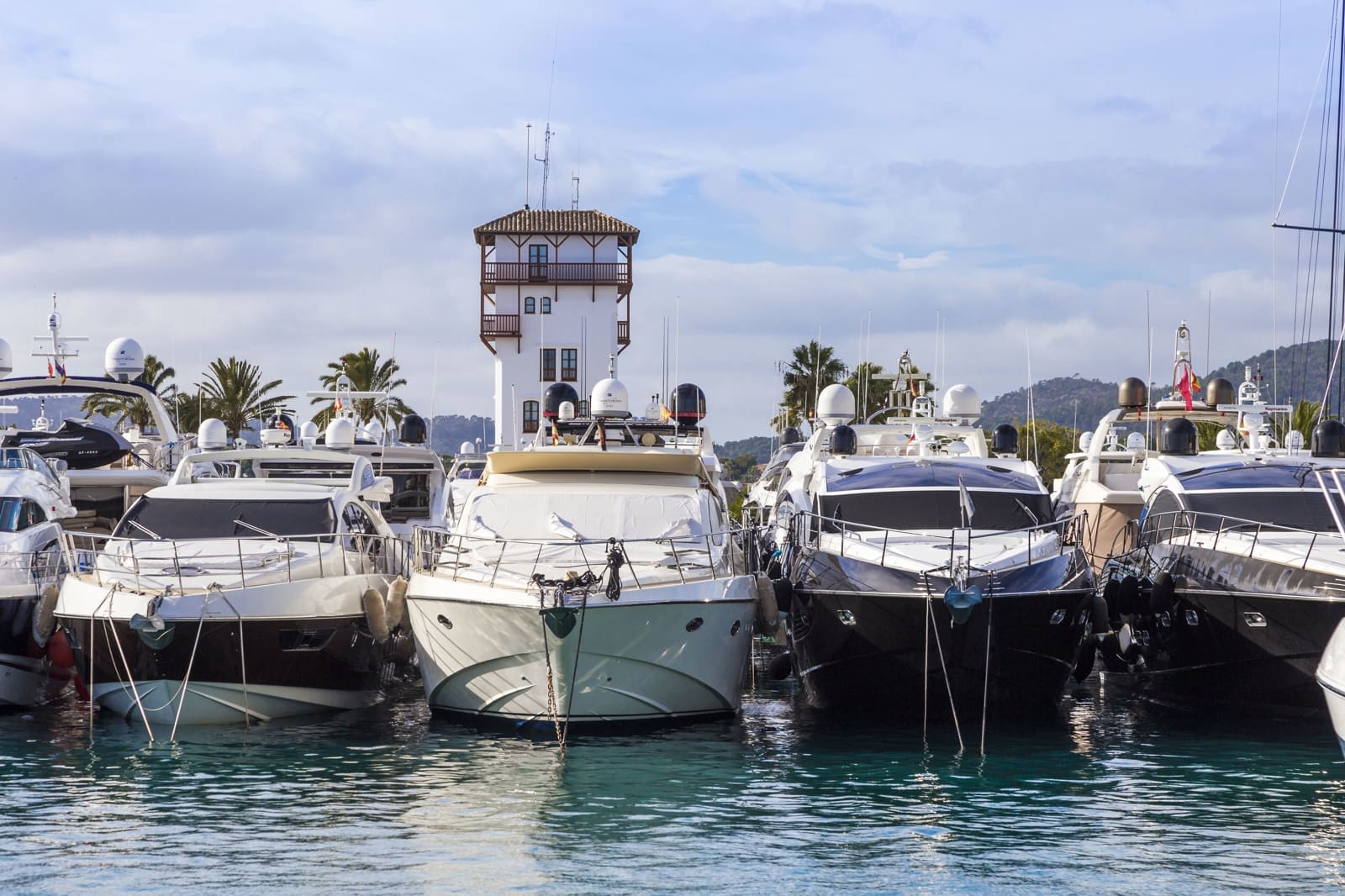 3 soveværelse Lejlighed til salg i Puerto Portals med swimmingpool garage - € 1.495.000 (Ref: 9552367)