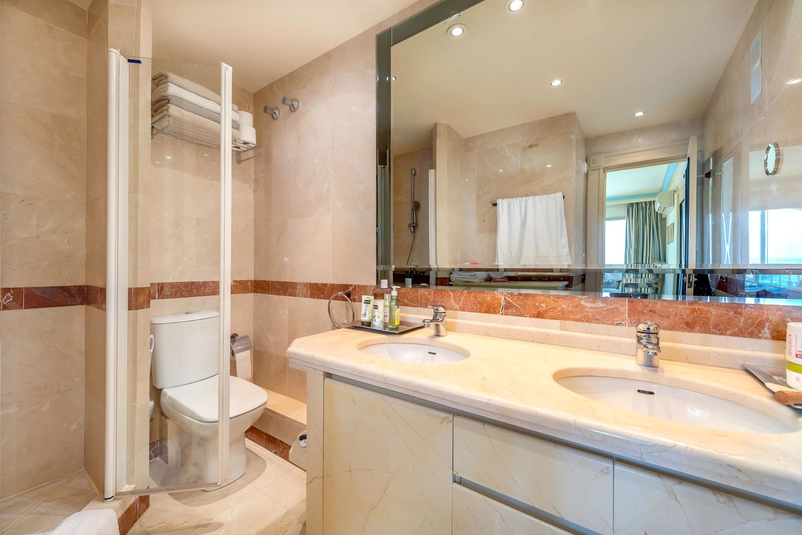 3 soveværelse Lejlighed til salg i Puerto Portals med swimmingpool garage - € 1.200.000 (Ref: 9552368)