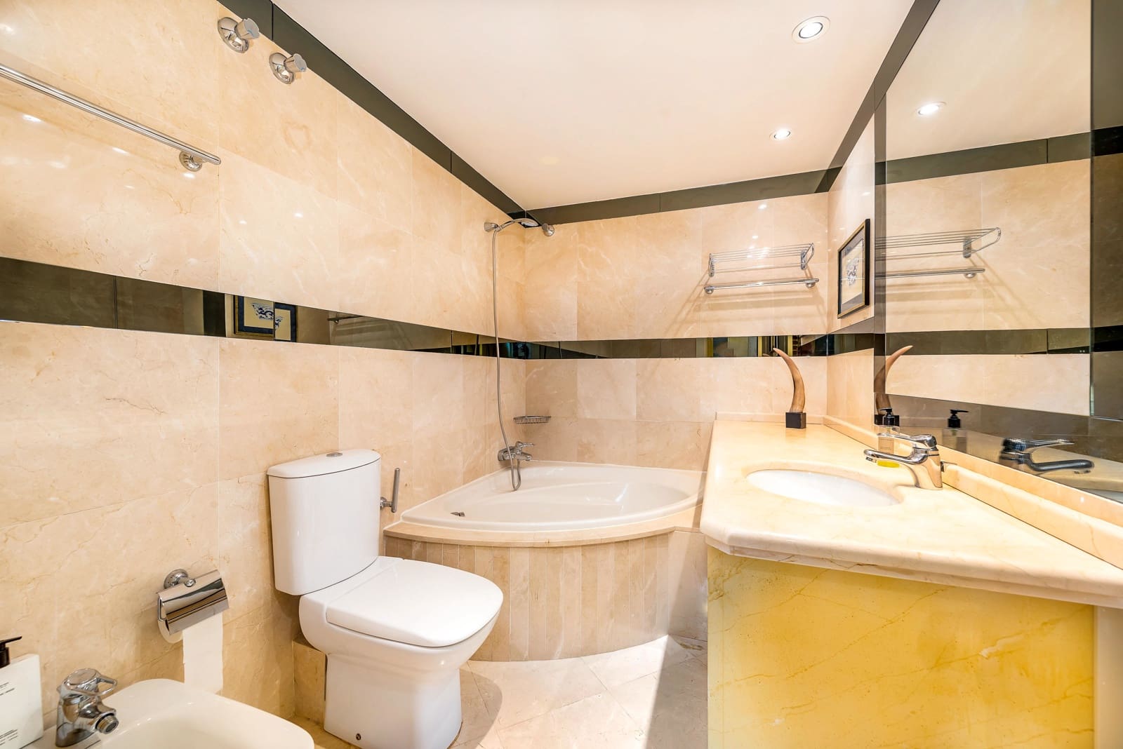 3 soveværelse Lejlighed til salg i Puerto Portals med swimmingpool garage - € 1.200.000 (Ref: 9552368)