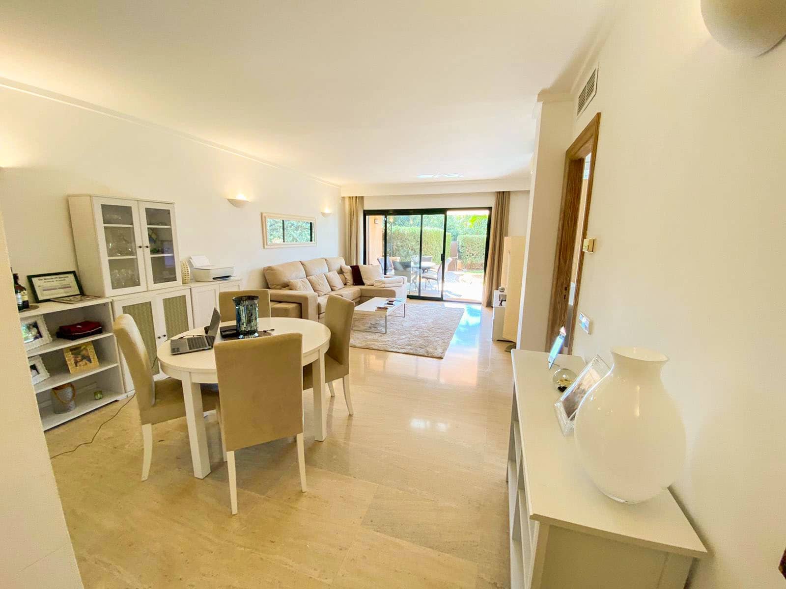 2 soveværelse Lejlighed til salg i Bendinat med swimmingpool garage - € 890.000 (Ref: 9552371)