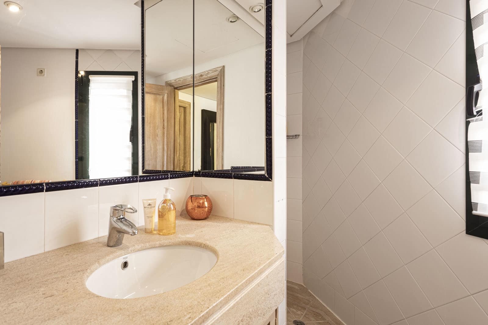 2 soveværelse Lejlighed til salg i Bendinat med swimmingpool garage - € 890.000 (Ref: 9552371)