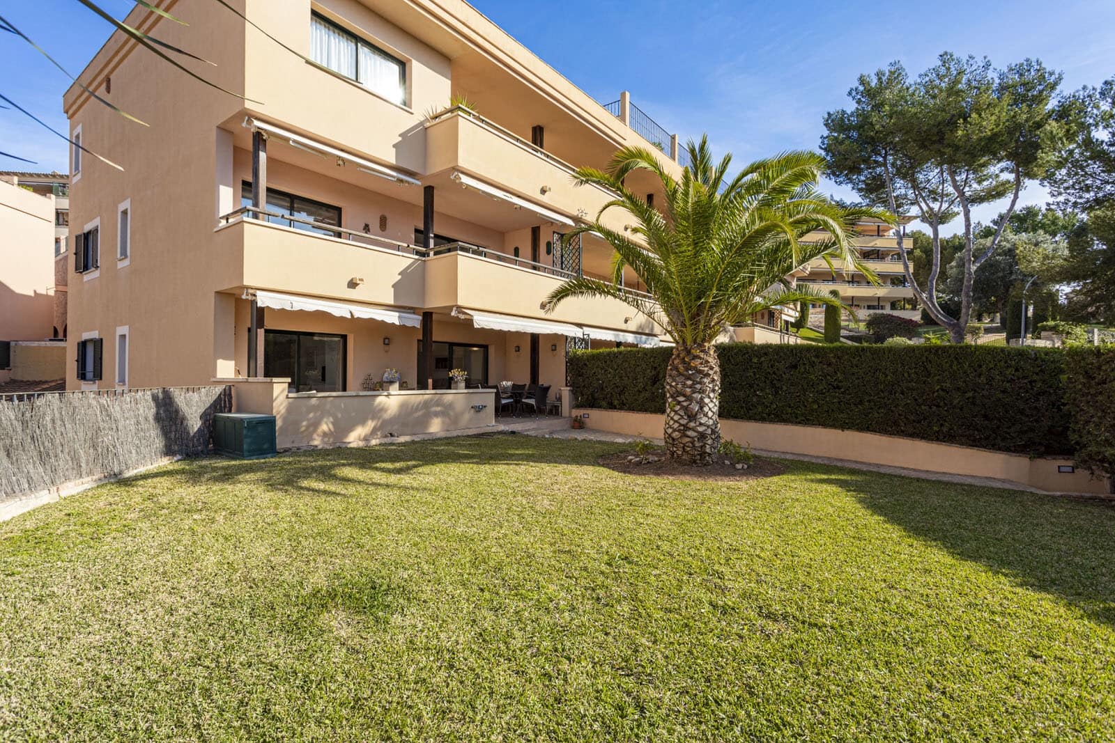 2 soveværelse Lejlighed til salg i Bendinat med swimmingpool garage - € 890.000 (Ref: 9552371)