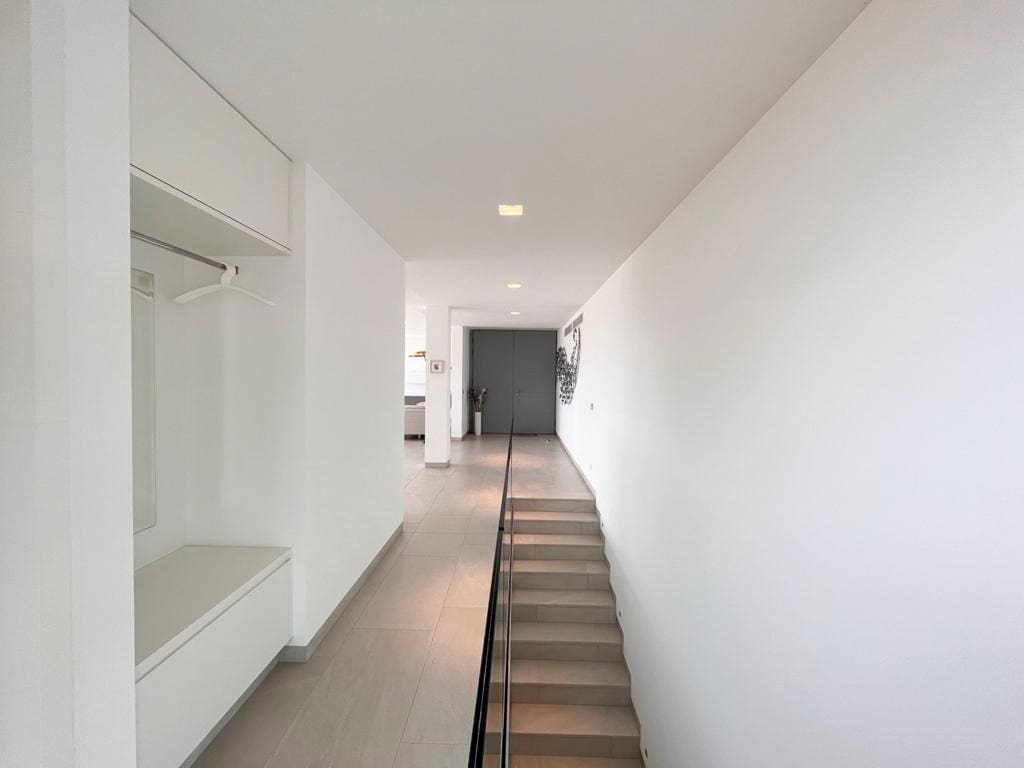 4 sypialnia Willa na sprzedaż w Santa Ponsa z basenem garażem - 5 900 000 € (Ref: 9552372)