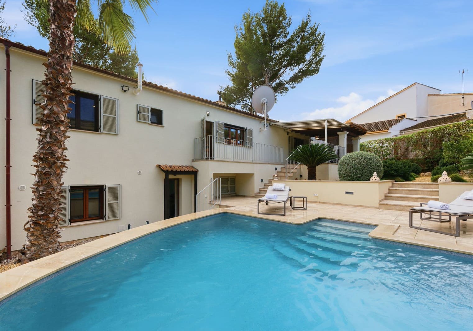 Chalet de 3 habitaciones en Santa Ponsa en venta con piscina garaje - 1.995.000 € (Ref: 9552373)