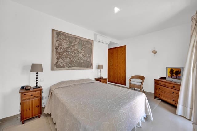 Piso de 3 habitaciones en Santa Ponsa, Calvià en venta con piscina garaje - 840.000 € (Ref: 9552375)