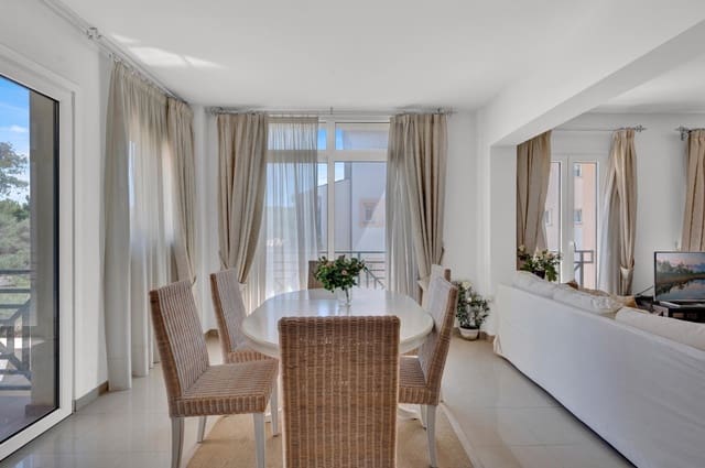 Piso de 3 habitaciones en Santa Ponsa, Calvià en venta con piscina garaje - 840.000 € (Ref: 9552375)