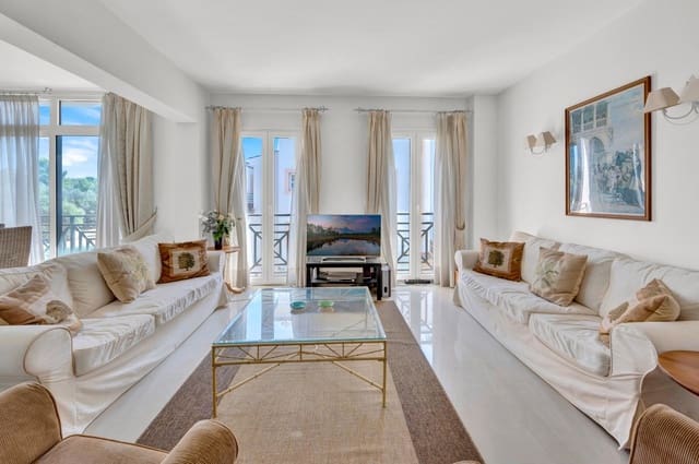 Piso de 3 habitaciones en Santa Ponsa, Calvià en venta con piscina garaje - 840.000 € (Ref: 9552375)