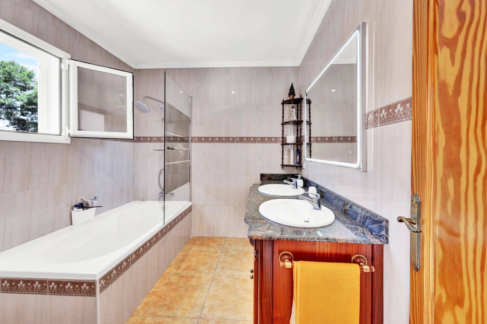 4 soveværelse Villa til salg i El Toro / Port Adriano med garage - € 1.150.000 (Ref: 9552377)