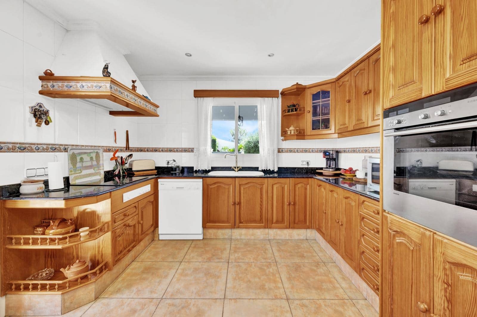 4 soveværelse Villa til salg i El Toro / Port Adriano med garage - € 1.150.000 (Ref: 9552377)