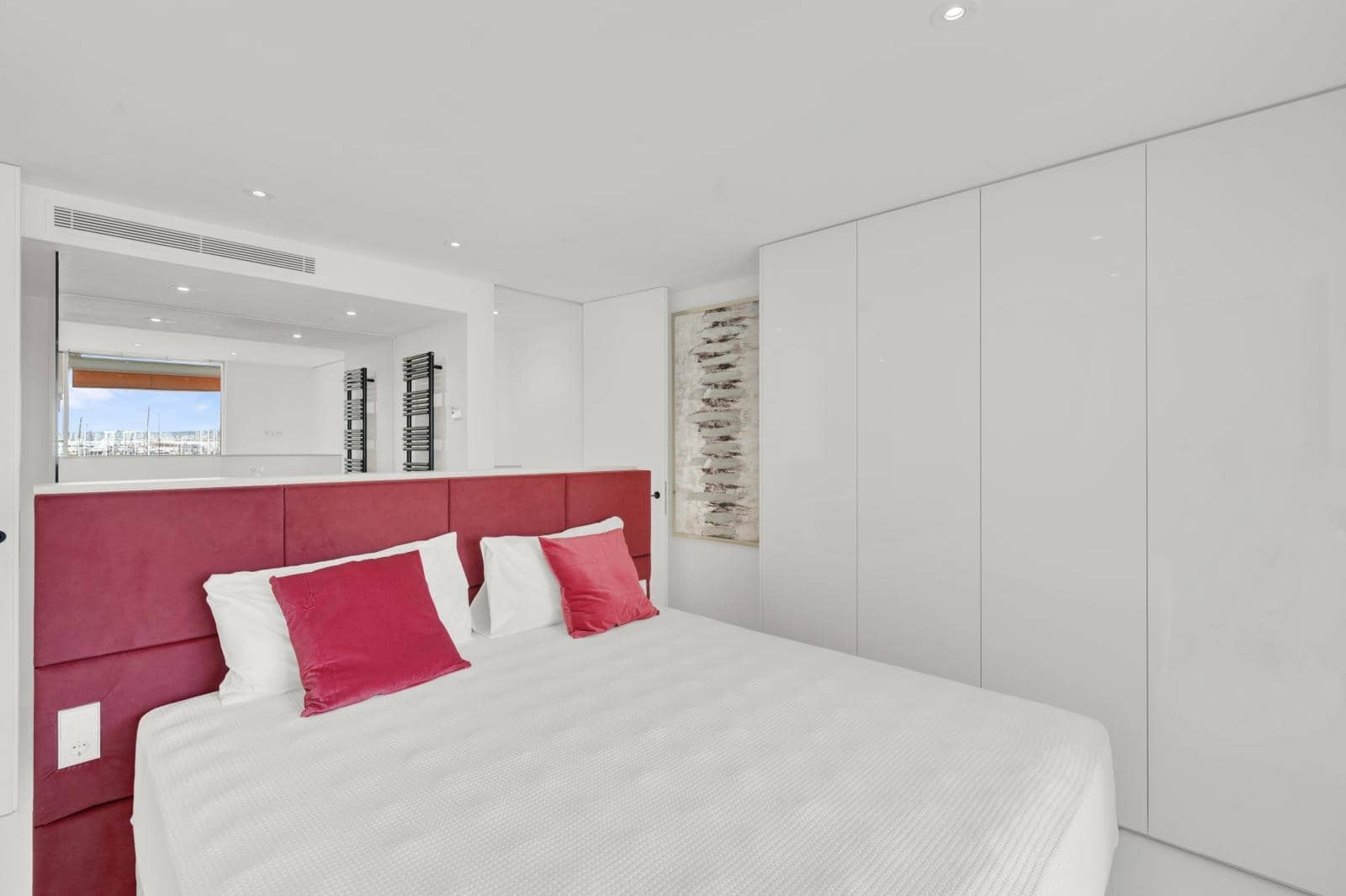 3 bedroom Flat for sale in Palma de Mallorca with garage - € 1,950,000 (Ref: 9552379)