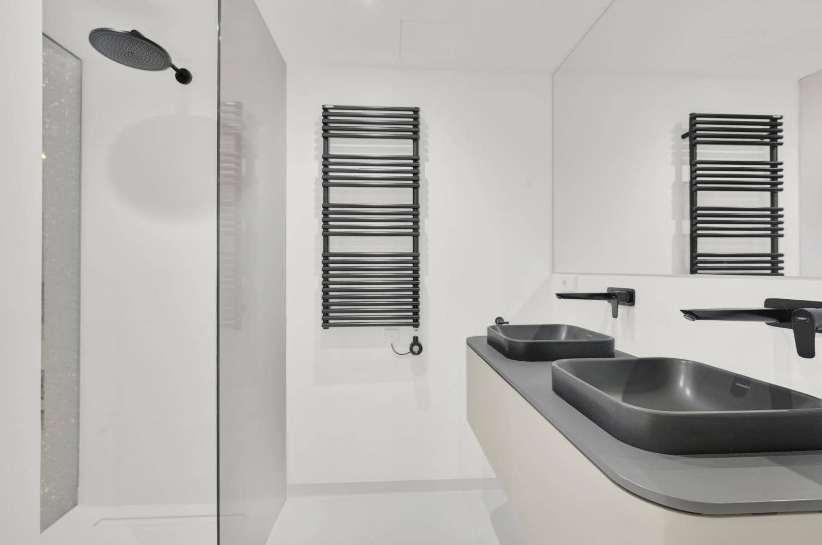 3 bedroom Flat for sale in Palma de Mallorca with garage - € 1,950,000 (Ref: 9552379)