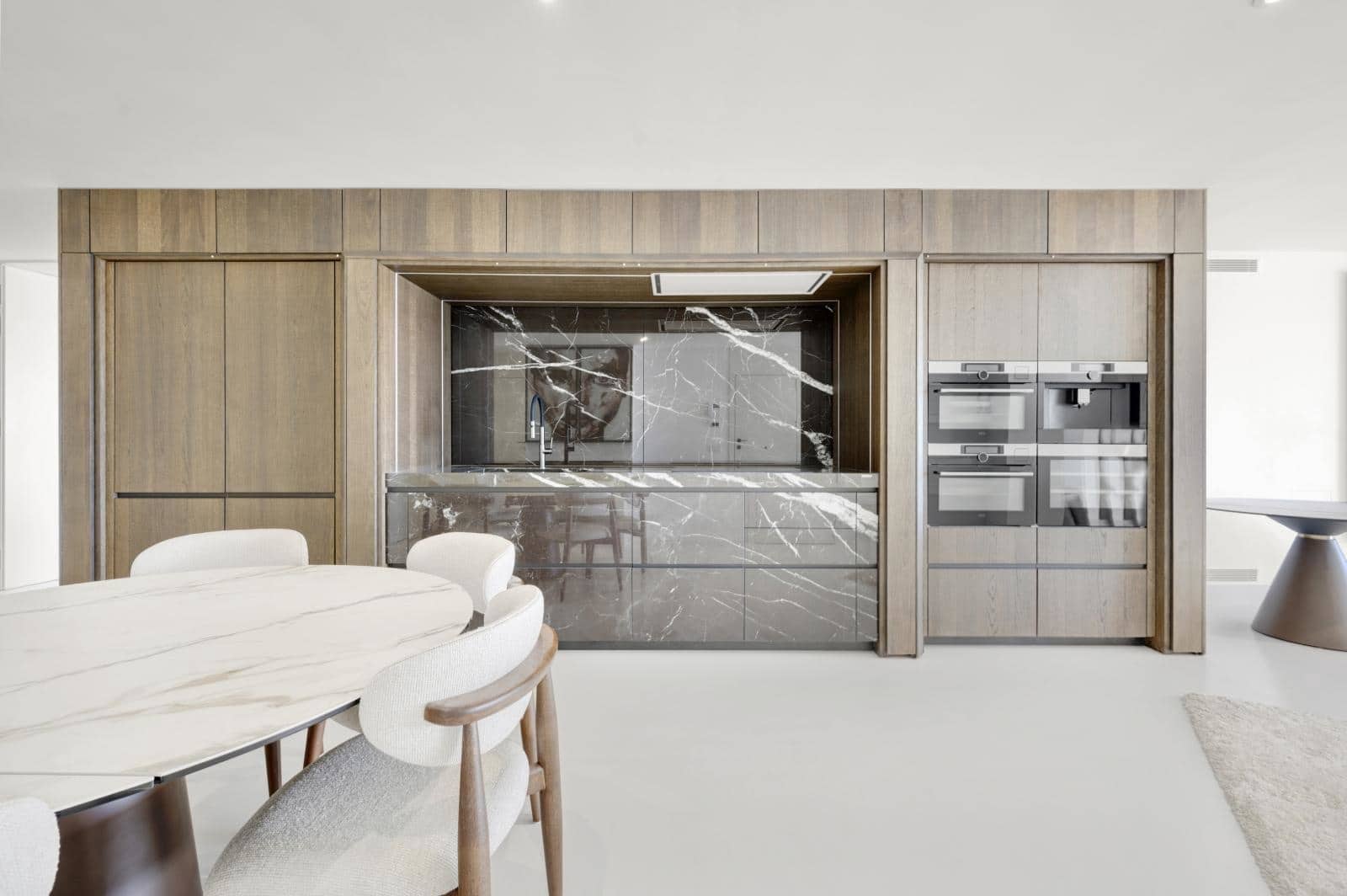 3 bedroom Flat for sale in Palma de Mallorca with garage - € 1,950,000 (Ref: 9552379)