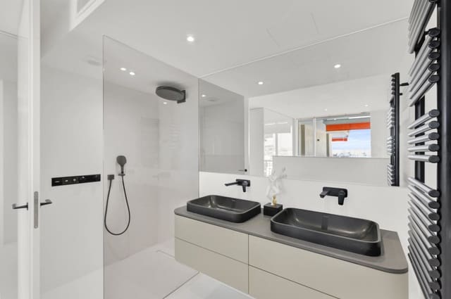 3 bedroom Flat for sale in Cort, Palma de Mallorca with garage - € 1,950,000 (Ref: 9552379)