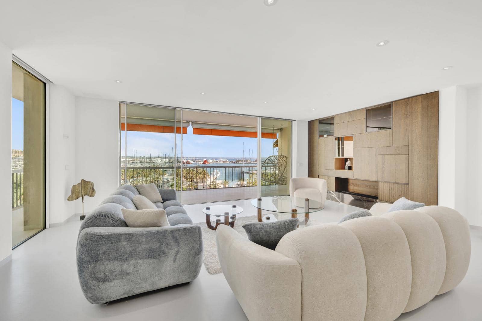3 bedroom Flat for sale in Palma de Mallorca with garage - € 1,950,000 (Ref: 9552379)