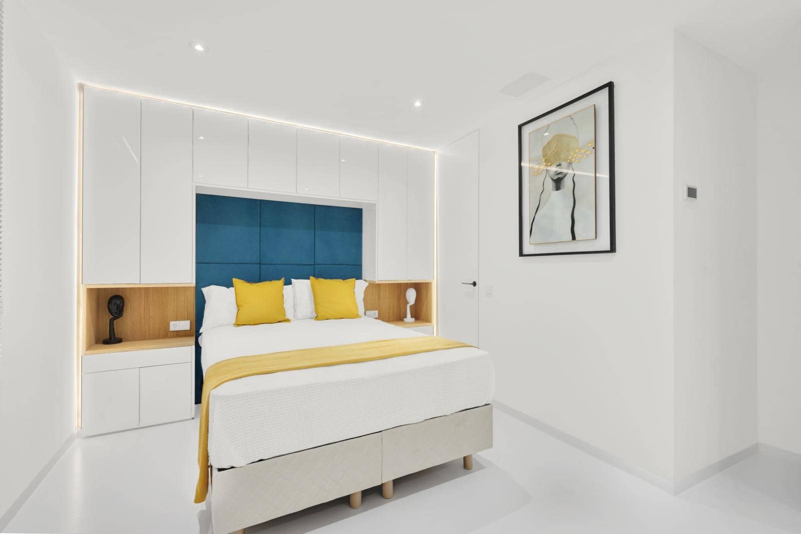 3 bedroom Flat for sale in Palma de Mallorca with garage - € 1,950,000 (Ref: 9552379)