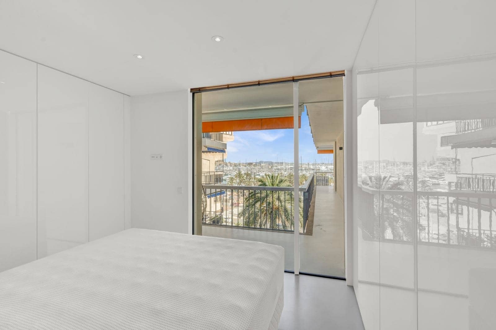 3 bedroom Flat for sale in Palma de Mallorca with garage - € 1,950,000 (Ref: 9552379)
