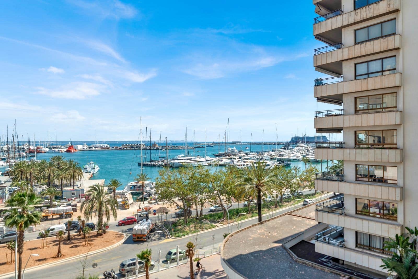 3 bedroom Flat for sale in Palma de Mallorca with garage - € 1,950,000 (Ref: 9552379)