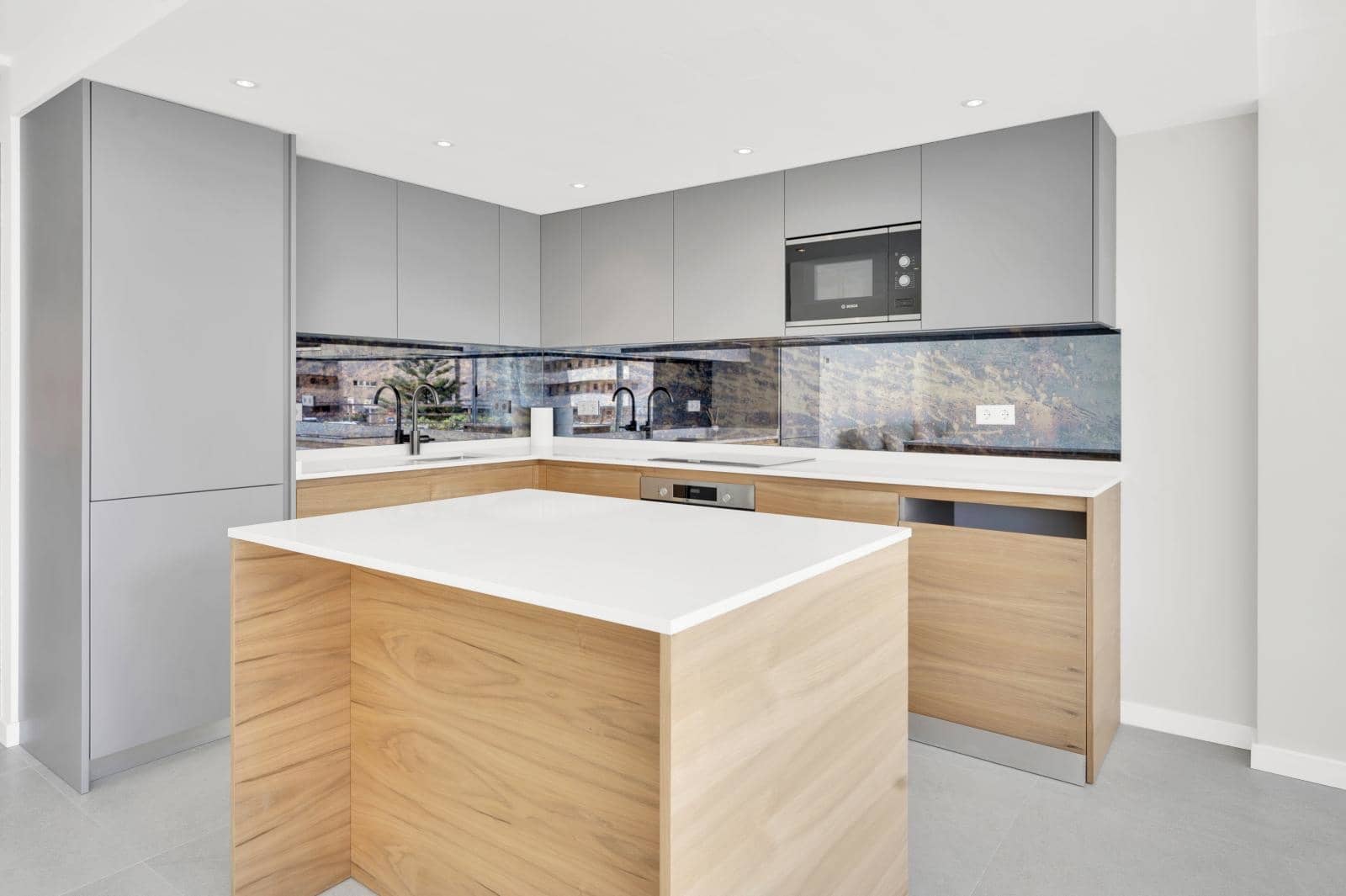 2 soveværelse Lejlighed til salg i Puerto Portals med swimmingpool garage - € 950.000 (Ref: 9552380)