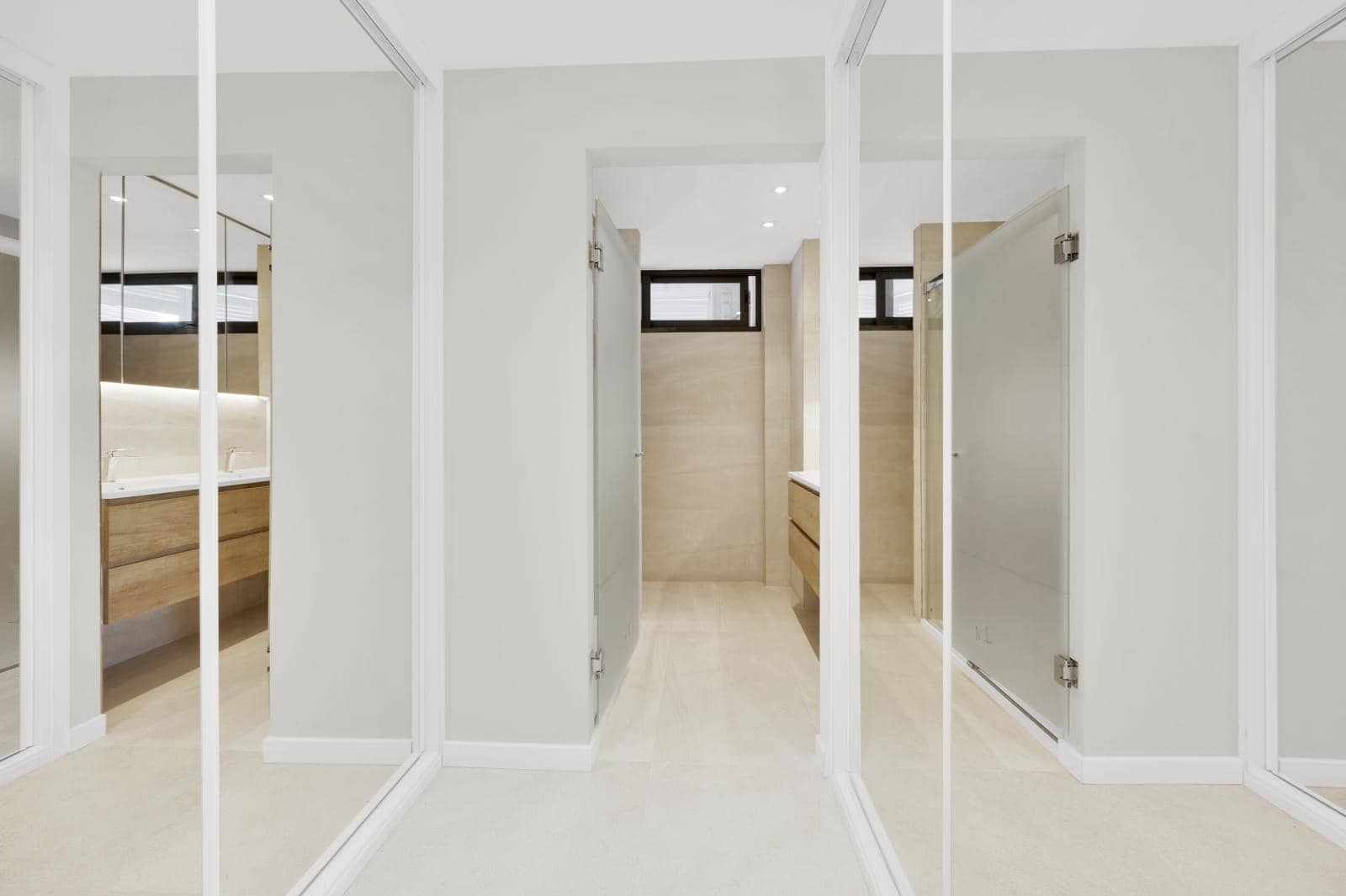 2 soveværelse Lejlighed til salg i Puerto Portals med swimmingpool garage - € 950.000 (Ref: 9552380)