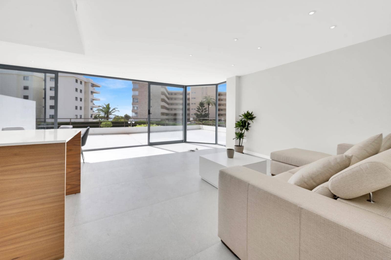 2 soveværelse Lejlighed til salg i Puerto Portals med swimmingpool garage - € 950.000 (Ref: 9552380)