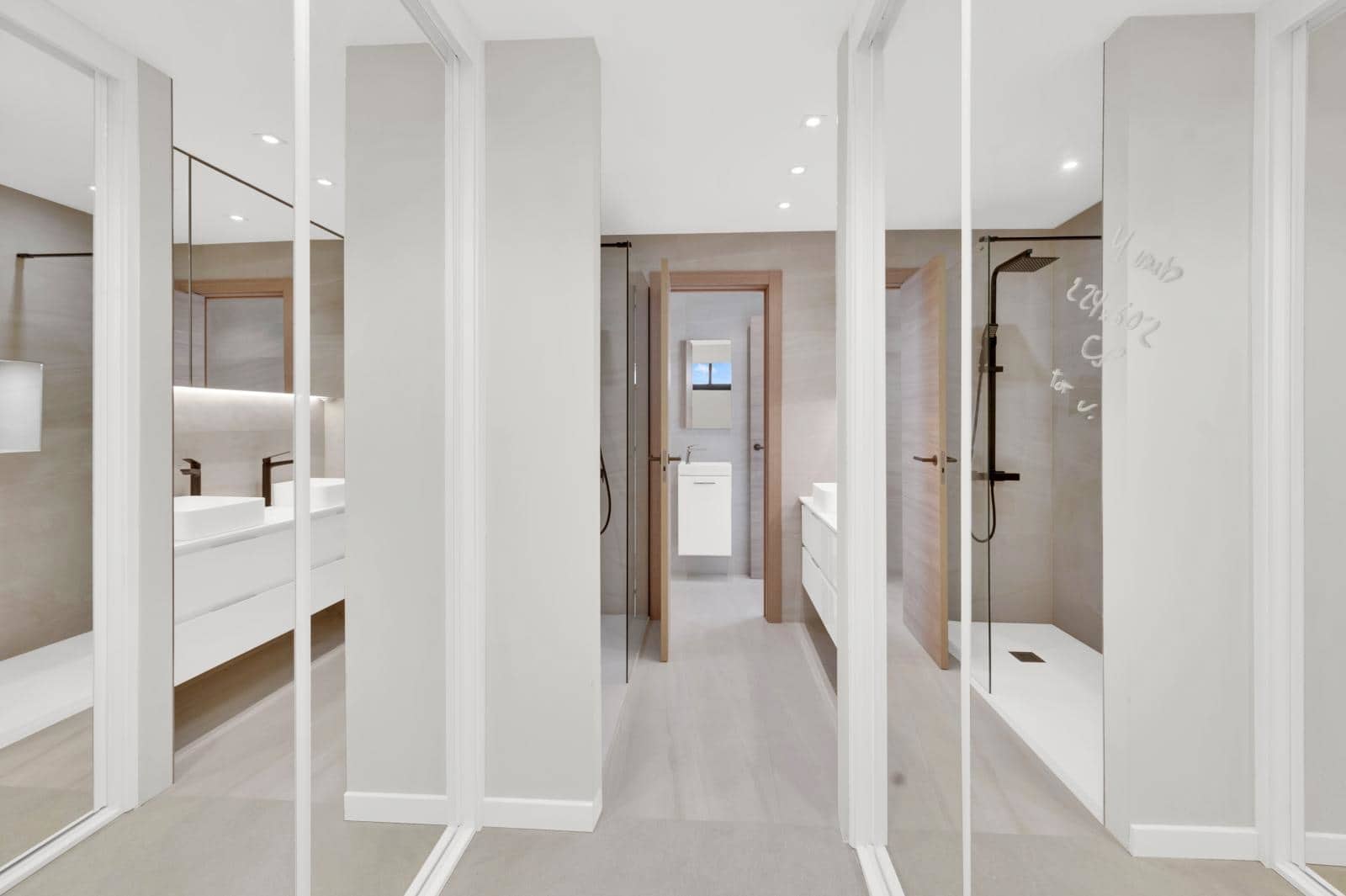 2 soveværelse Lejlighed til salg i Puerto Portals med swimmingpool garage - € 950.000 (Ref: 9552380)