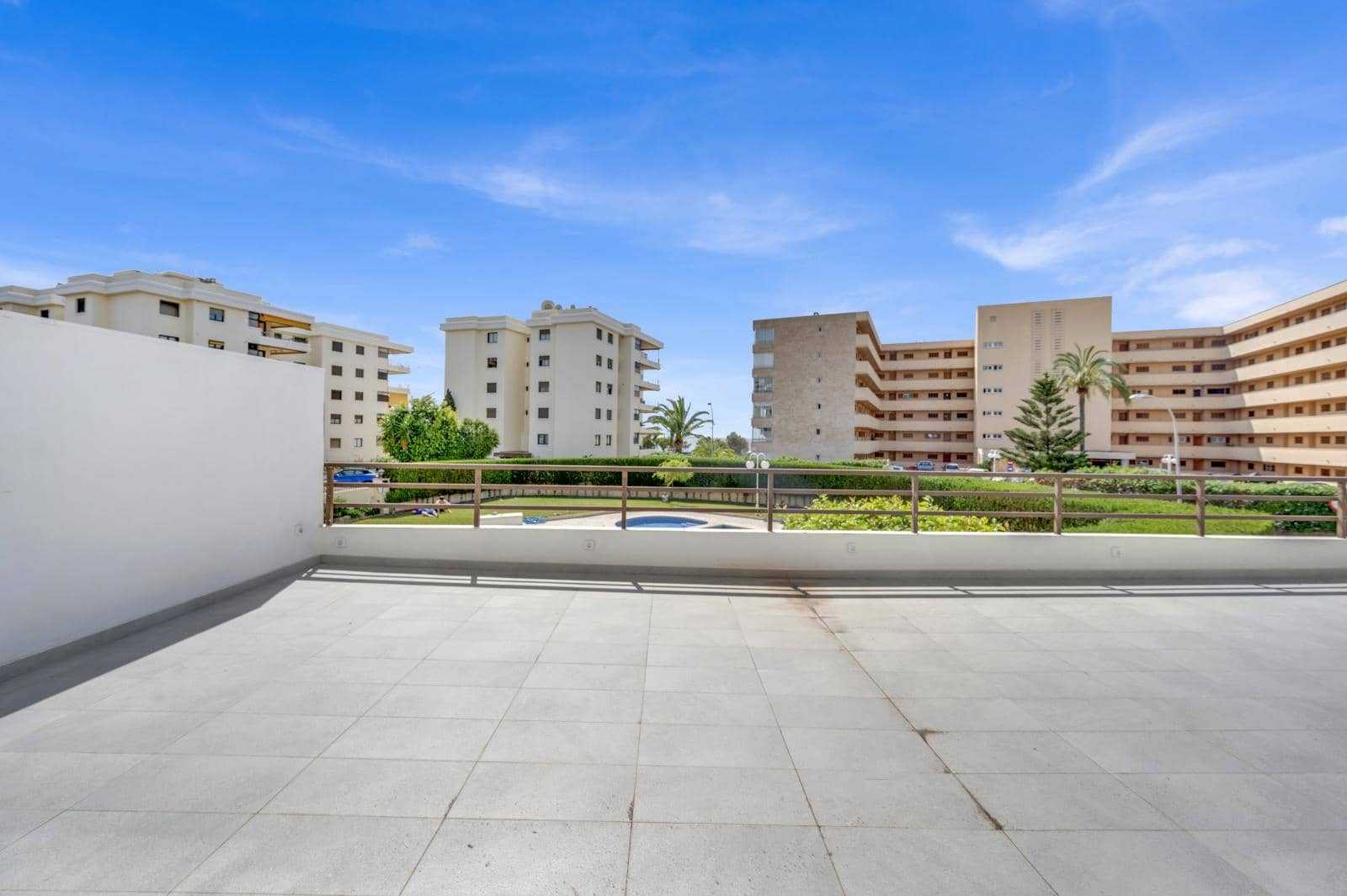 2 soveværelse Lejlighed til salg i Puerto Portals med swimmingpool garage - € 950.000 (Ref: 9552380)