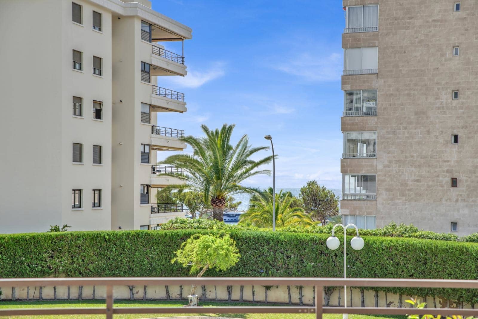 2 soveværelse Lejlighed til salg i Puerto Portals med swimmingpool garage - € 950.000 (Ref: 9552380)