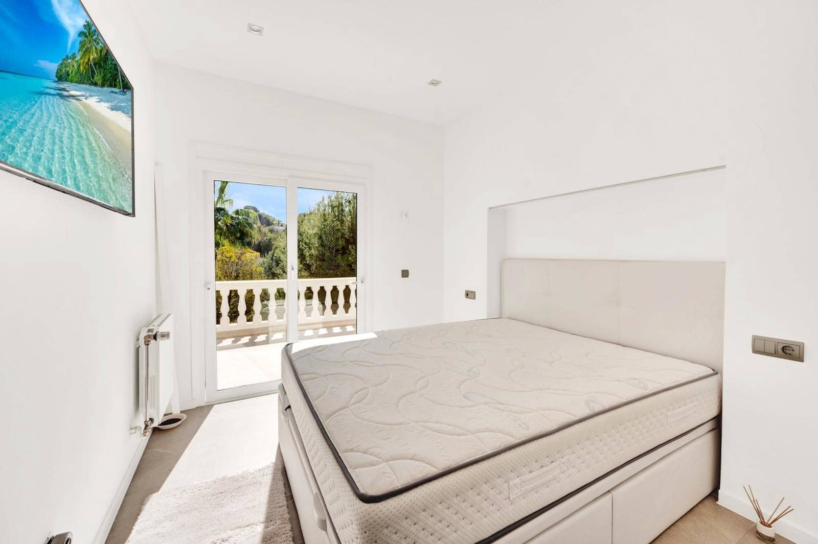 4 bedroom Villa for sale in Costa de la Calma with pool garage - € 1,980,000 (Ref: 9552381)