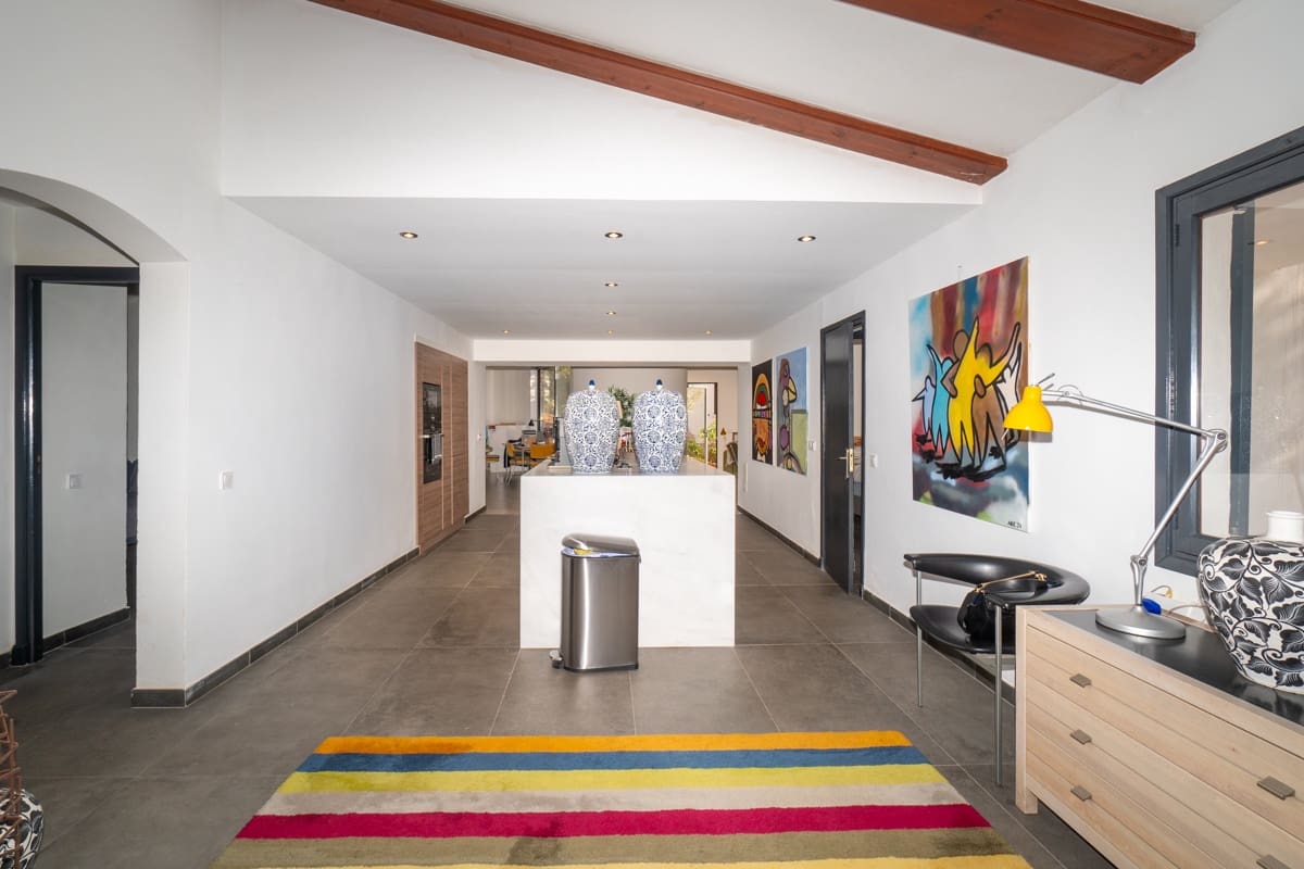 4 bedroom Villa for sale in Costa de la Calma with pool garage - € 1,590,000 (Ref: 9552385)