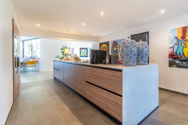 4 bedroom Villa for sale in Costa de la Calma, Calvià with pool garage - € 1,590,000 (Ref: 9552385)